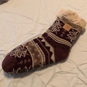 Maroon Muk Luks slipper socks